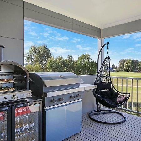 Suite @ The Clubhouse On Robinson, Black Bull Golf Course Yarrawonga Exterior photo