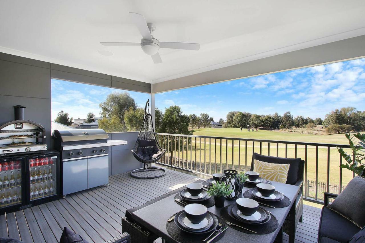 Suite @ The Clubhouse On Robinson, Black Bull Golf Course Yarrawonga Exterior photo